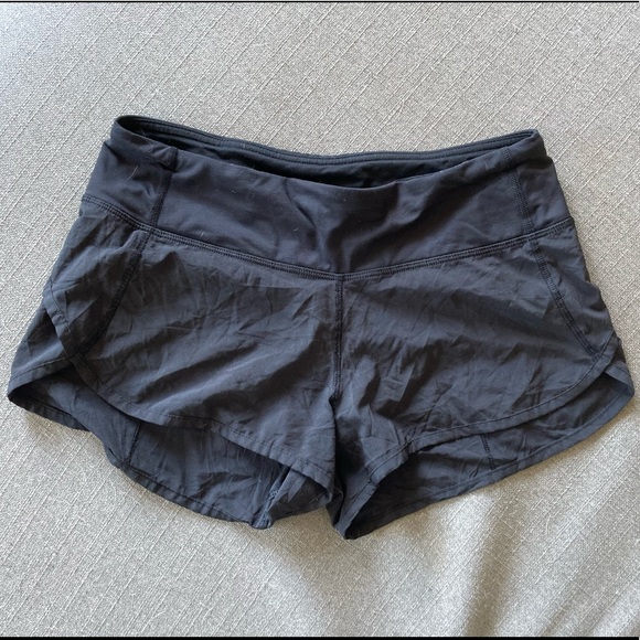 Lululemon Speed Up Short 2.5” size 4 - Picture 2 of 3